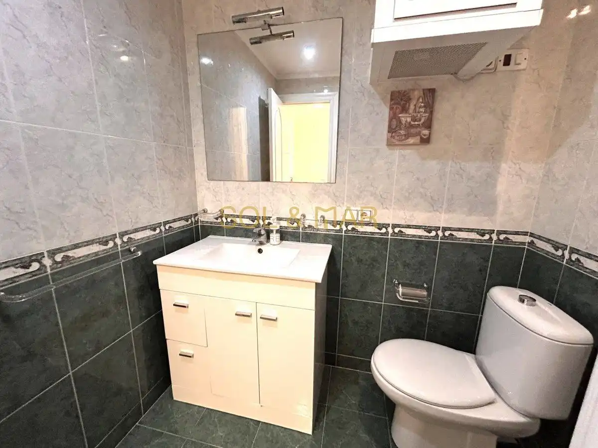 Badezimmer von Wohnung zur Miete in Centro