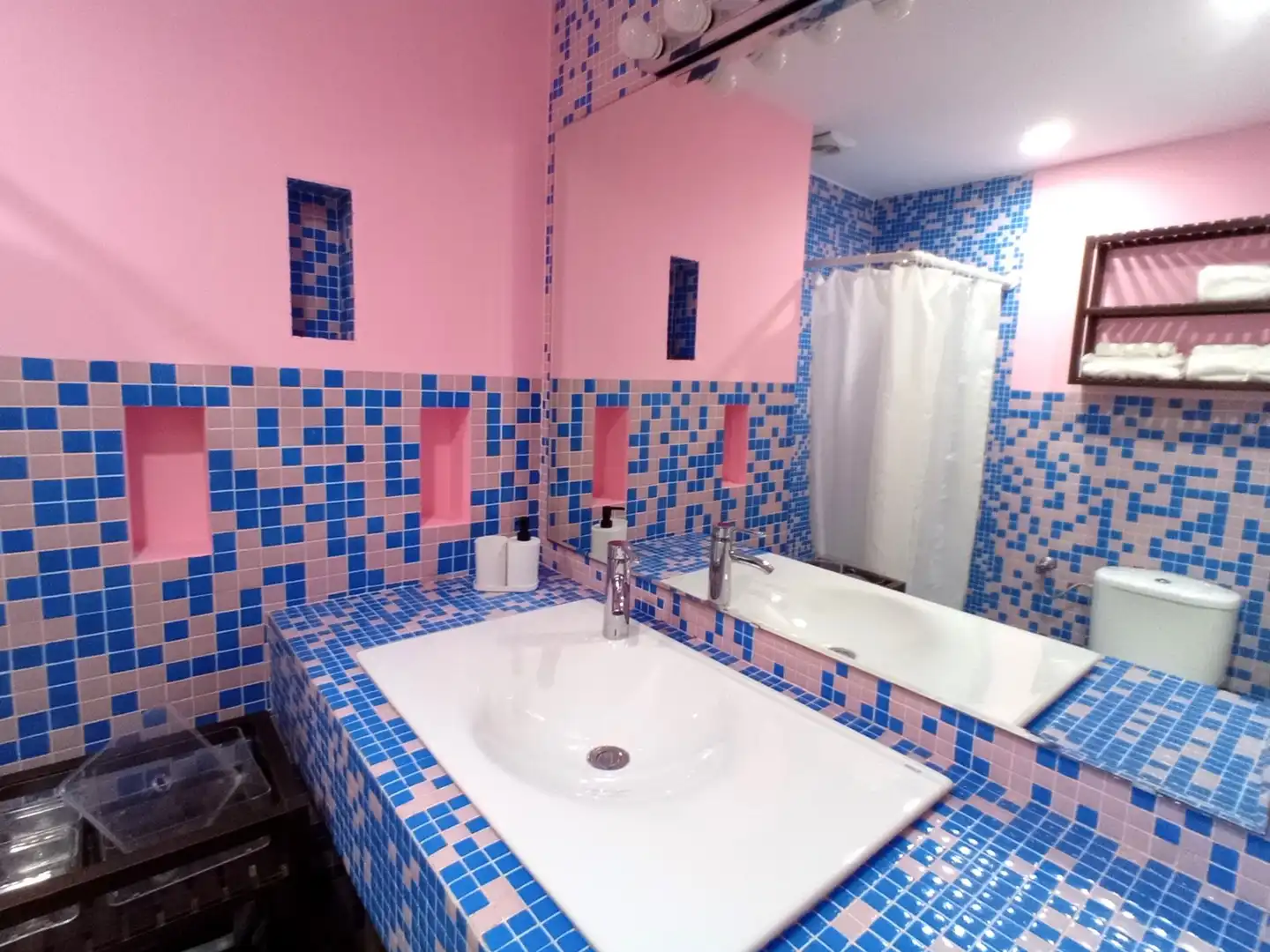 Baño de Piso de alquiler en Sevilla con Aire acondicionado, Calefacción y Amueblado