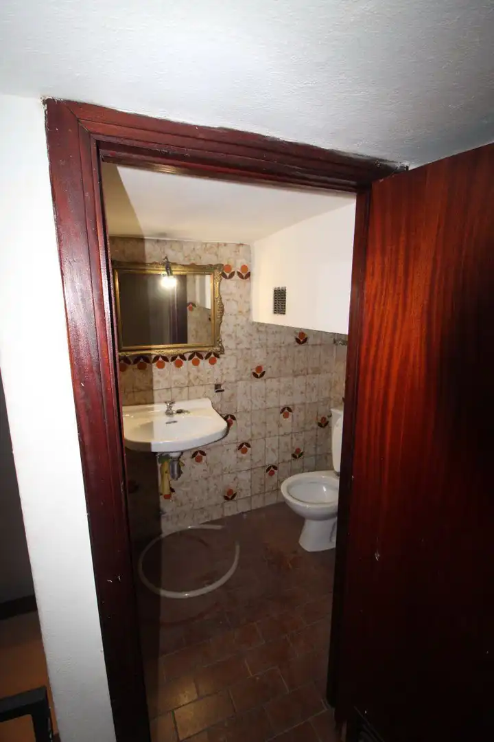 Bany de Local en venda en Oviedo 