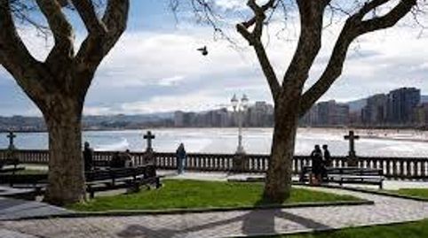 Foto 4 de Pis en venda a Cataluña, Pumarín, Gijón
