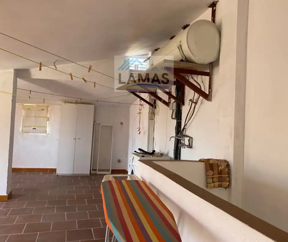 Maisonette zum Verkauf in Navalmoral de la Mata mit Klimaanlage, Heizung und Terrasse