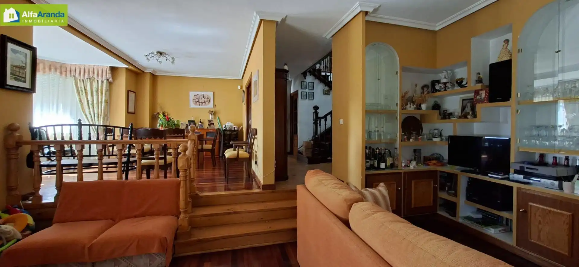 Sala d'estar de Casa o xalet en venda en Fuentespina amb Calefacció, Jardí privat i Parquet