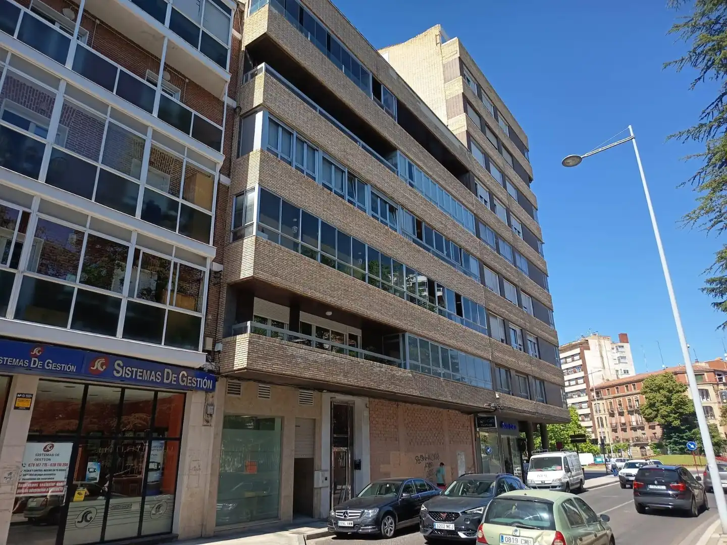 Local comercial en alquiler en Campo de la Juventud