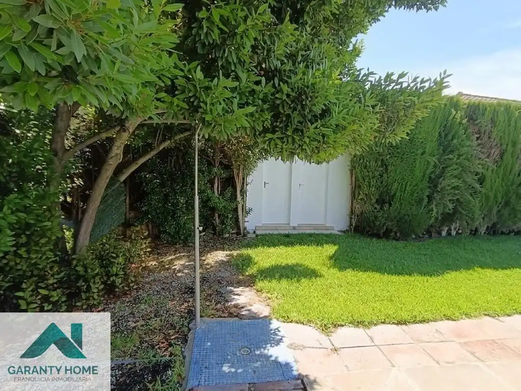Garden of Houses for rent in Castro del Río