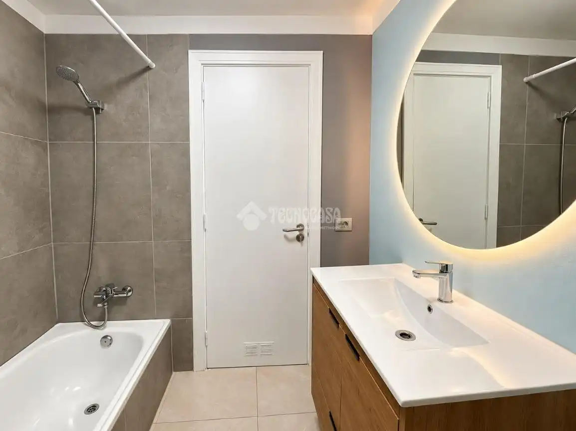 Baño de Piso en venta en Adeje con Balcón