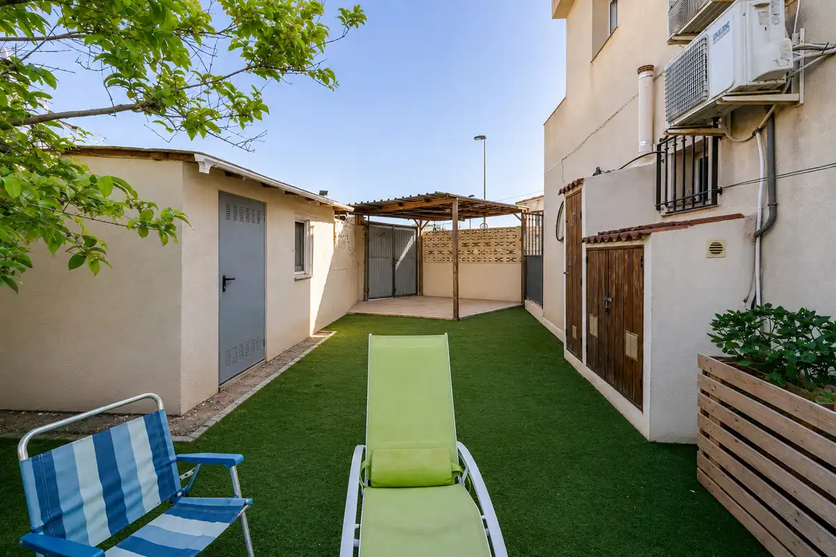 Terraza de Casa adosada en venta en Torrevieja con Aire acondicionado, Calefacción y Jardín privado
