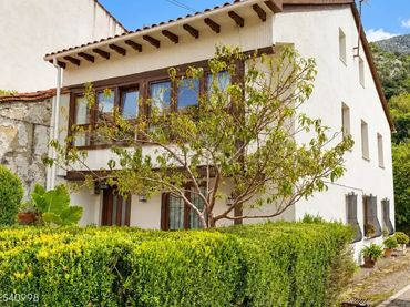 Adosado con jardín en venta en Peñamellera Baja