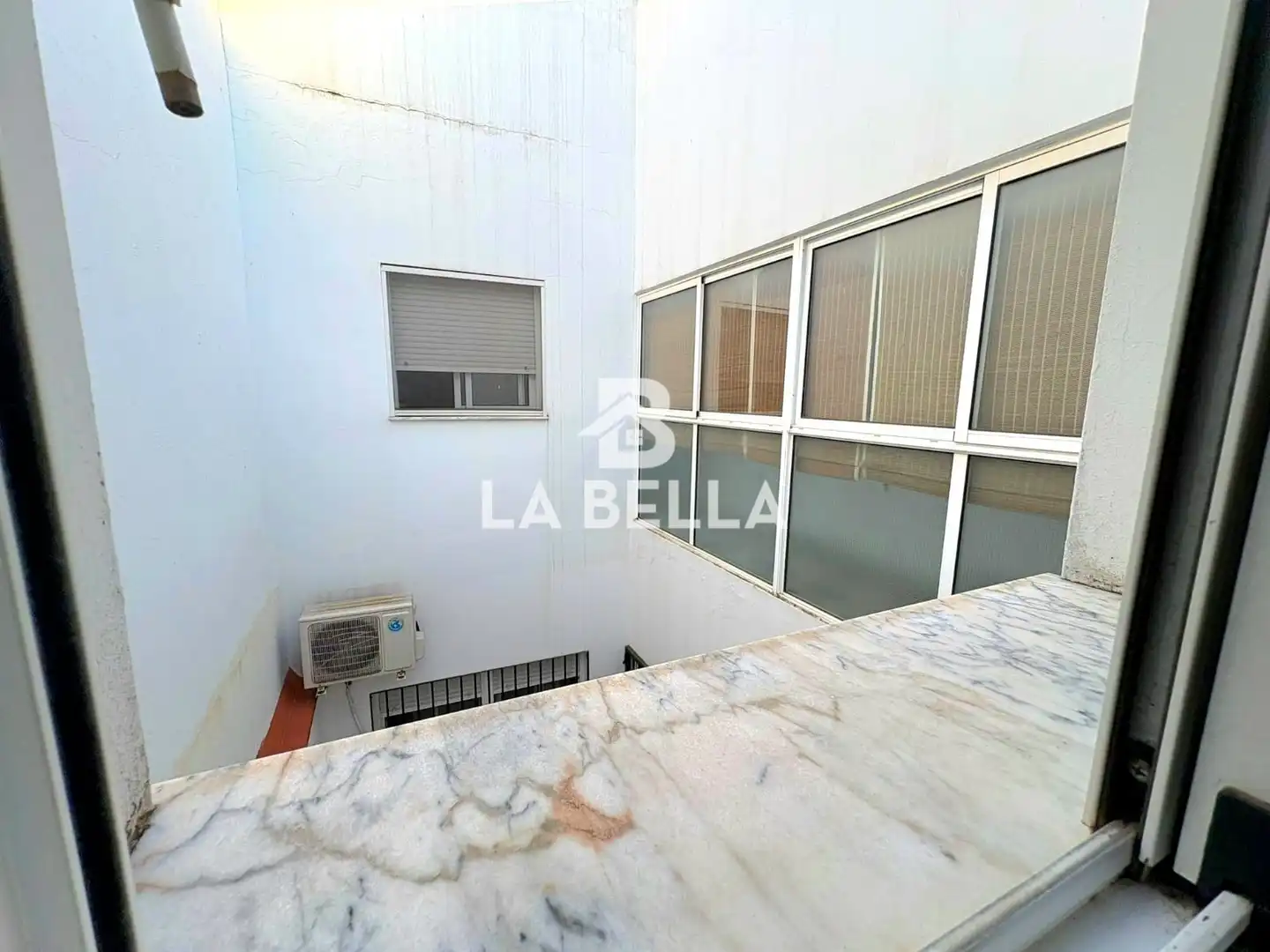 Balcony of Houses for sale in Sevilla  with Air Conditioner and Furnished