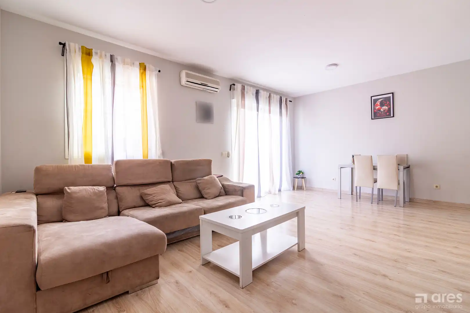 Living room of Detached homes for sale in El Viso de San Juan  with Air Conditioner, Heating and Private garden