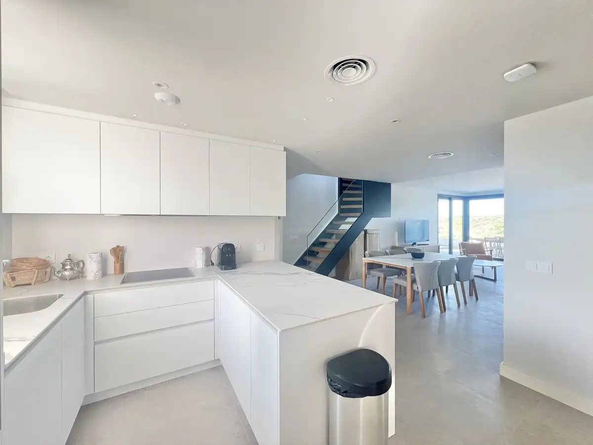 Cuina de Dúplex en venda en Estepona amb Aire condicionat, Terrassa i Traster