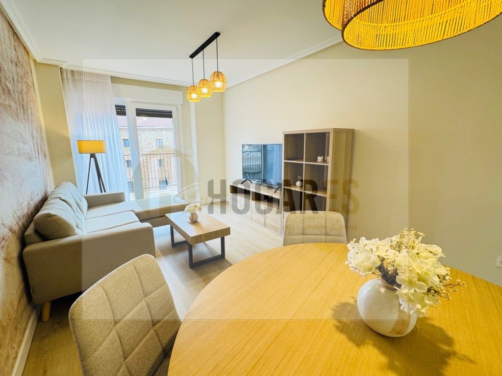 Wohnzimmer von Wohnung zur Miete in Soria Capital 