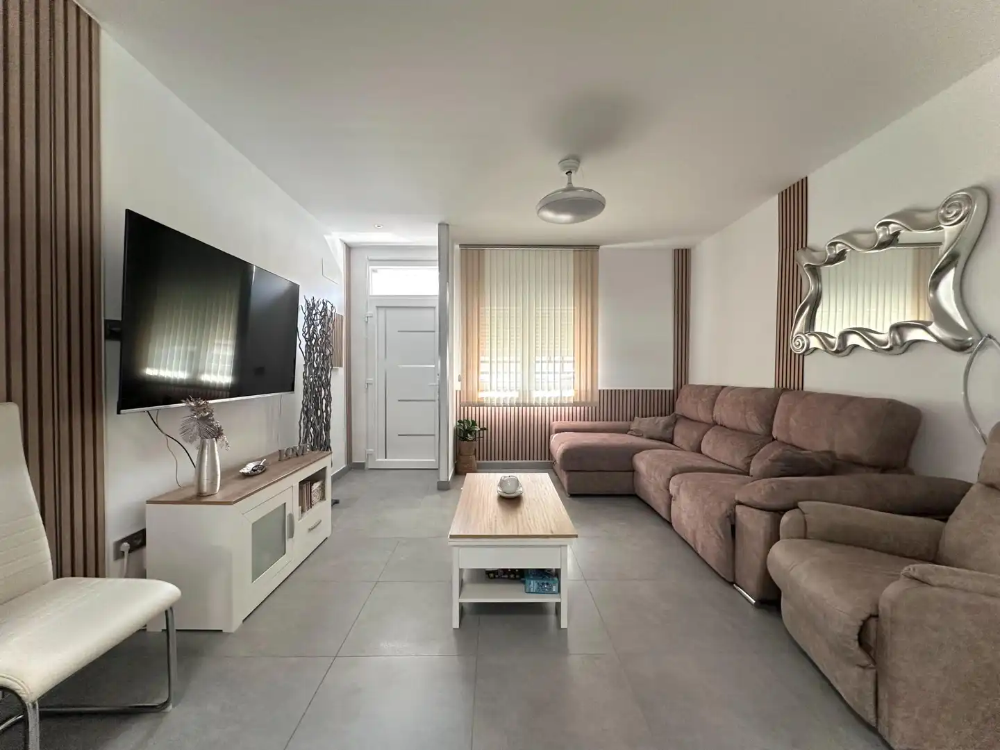 Sala de estar de Casa o chalet en venta en Churriana de la Vega con Aire acondicionado, Calefacción y Jardín privado
