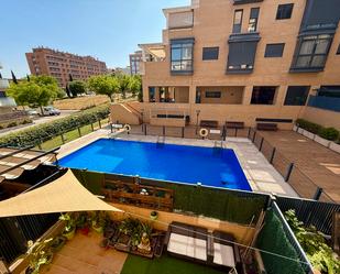 Piscina de Pis en venda en  Madrid Capital amb Aire condicionat, Calefacció i Jardí privat
