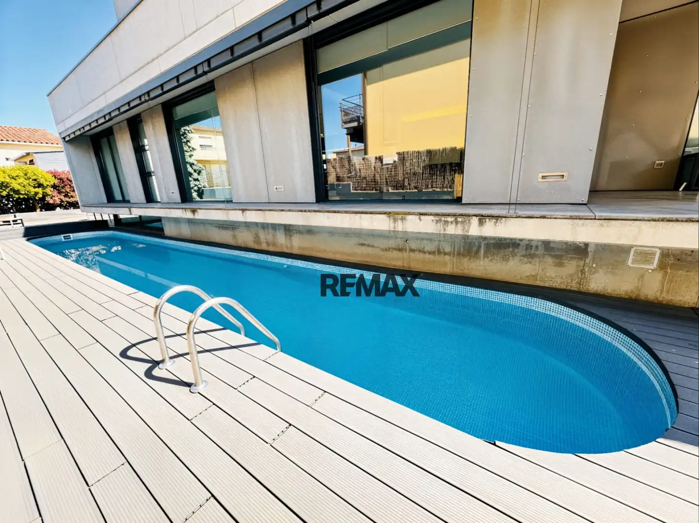 Piscina de Casa o xalet en venda en Porqueres amb Jardí privat, Terrassa i Traster