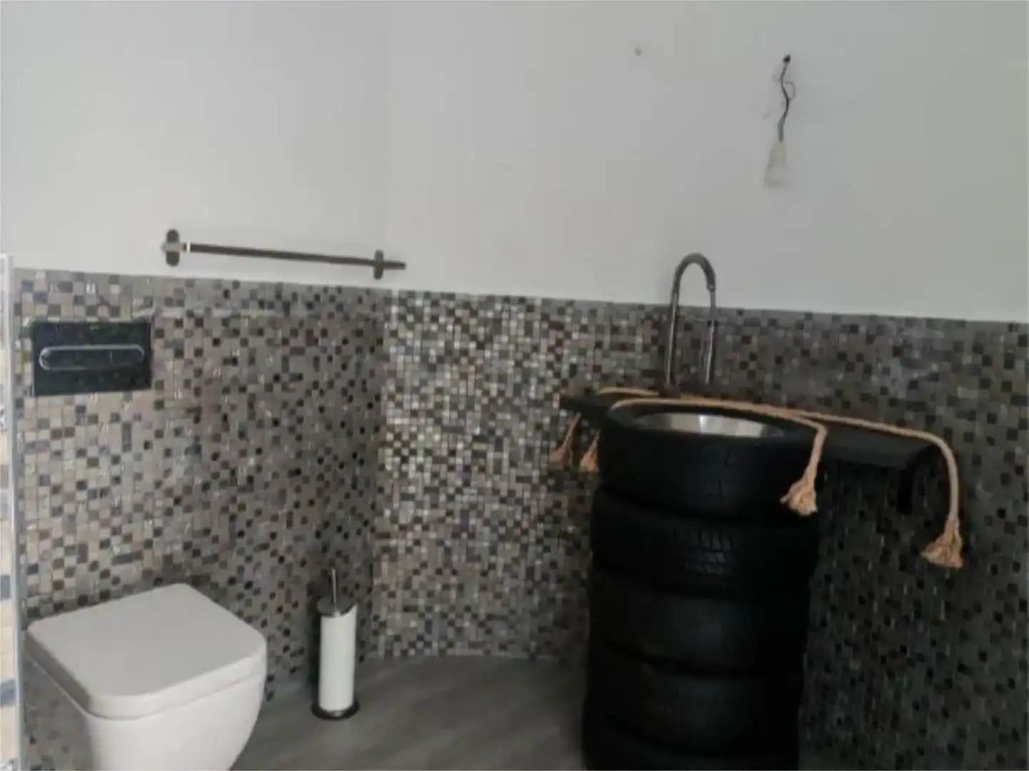 Bany de Casa o xalet en venda en León Capital  amb Piscina