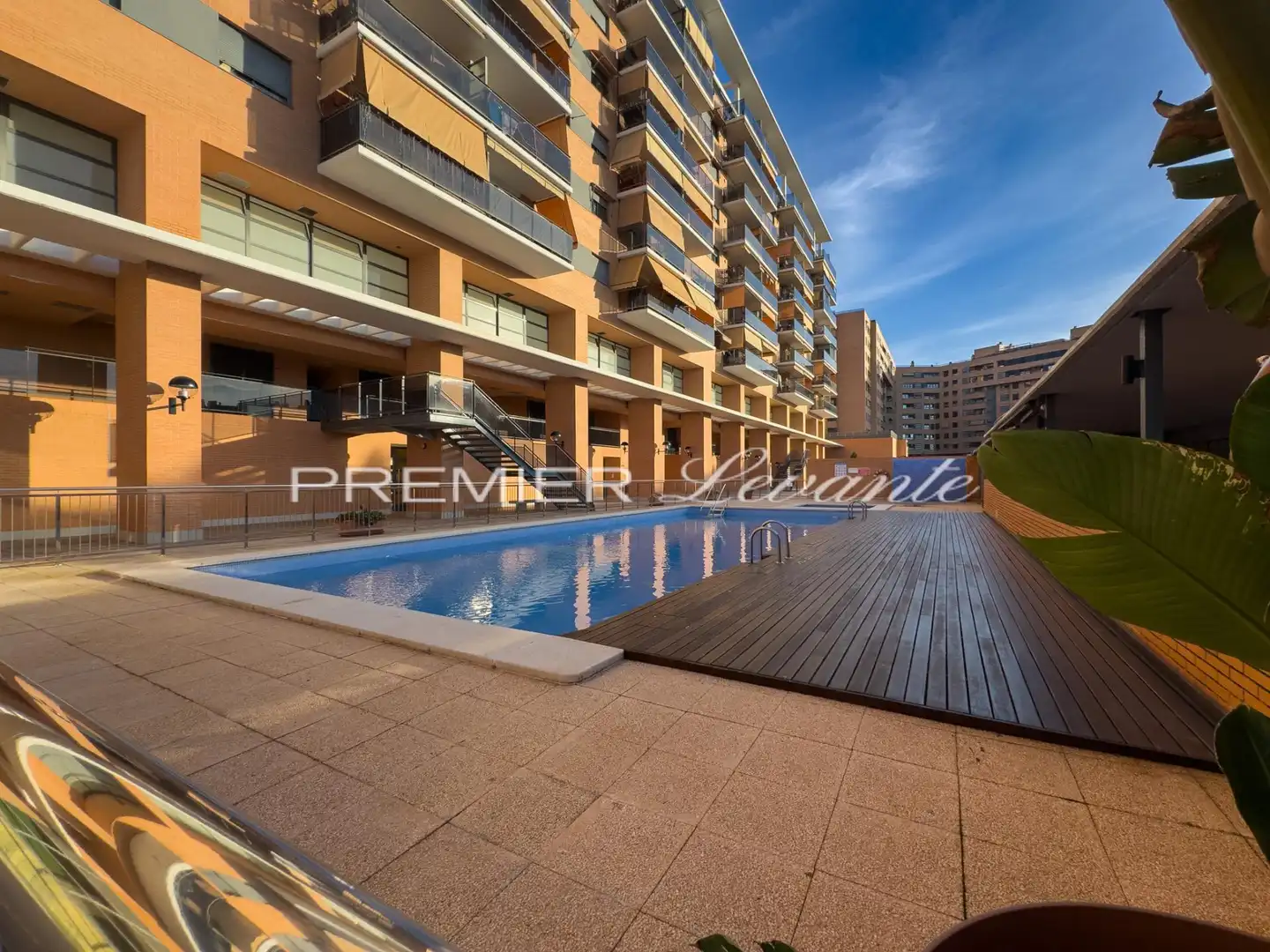 Piscina de Àtic en venda en Alicante / Alacant amb Aire condicionat, Calefacció i Jardí privat
