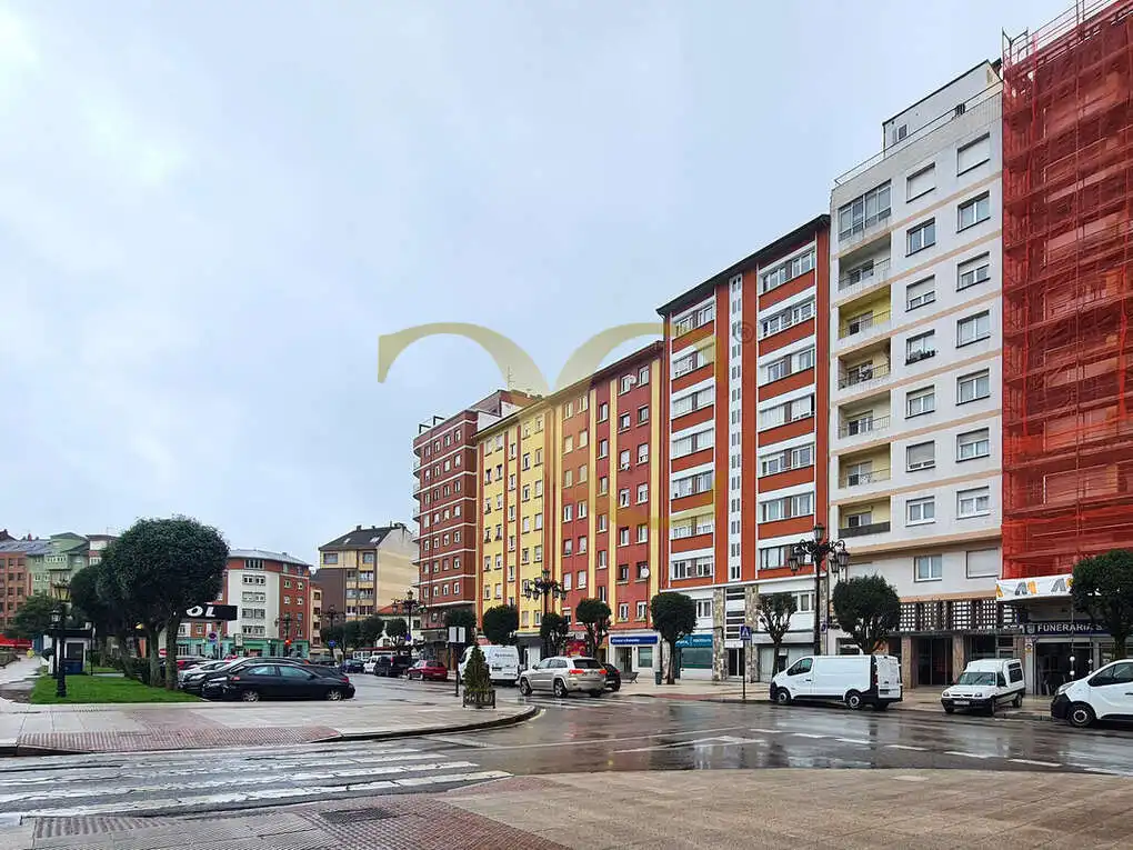 Vista exterior de Pis en venda en Oviedo  amb Calefacció