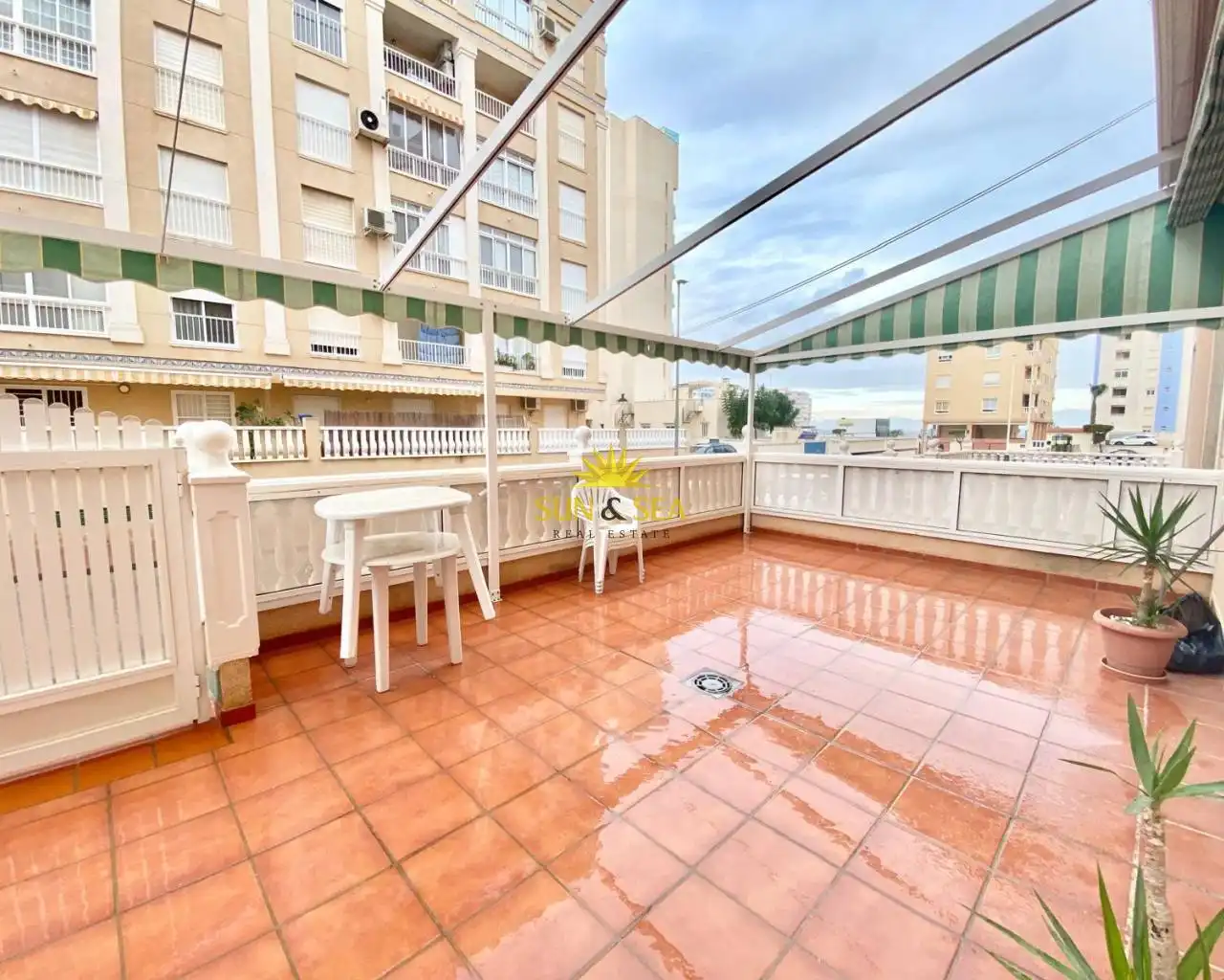 Terraza de Planta baja de alquiler en Guardamar del Segura con Aire acondicionado, Calefacción y Terraza