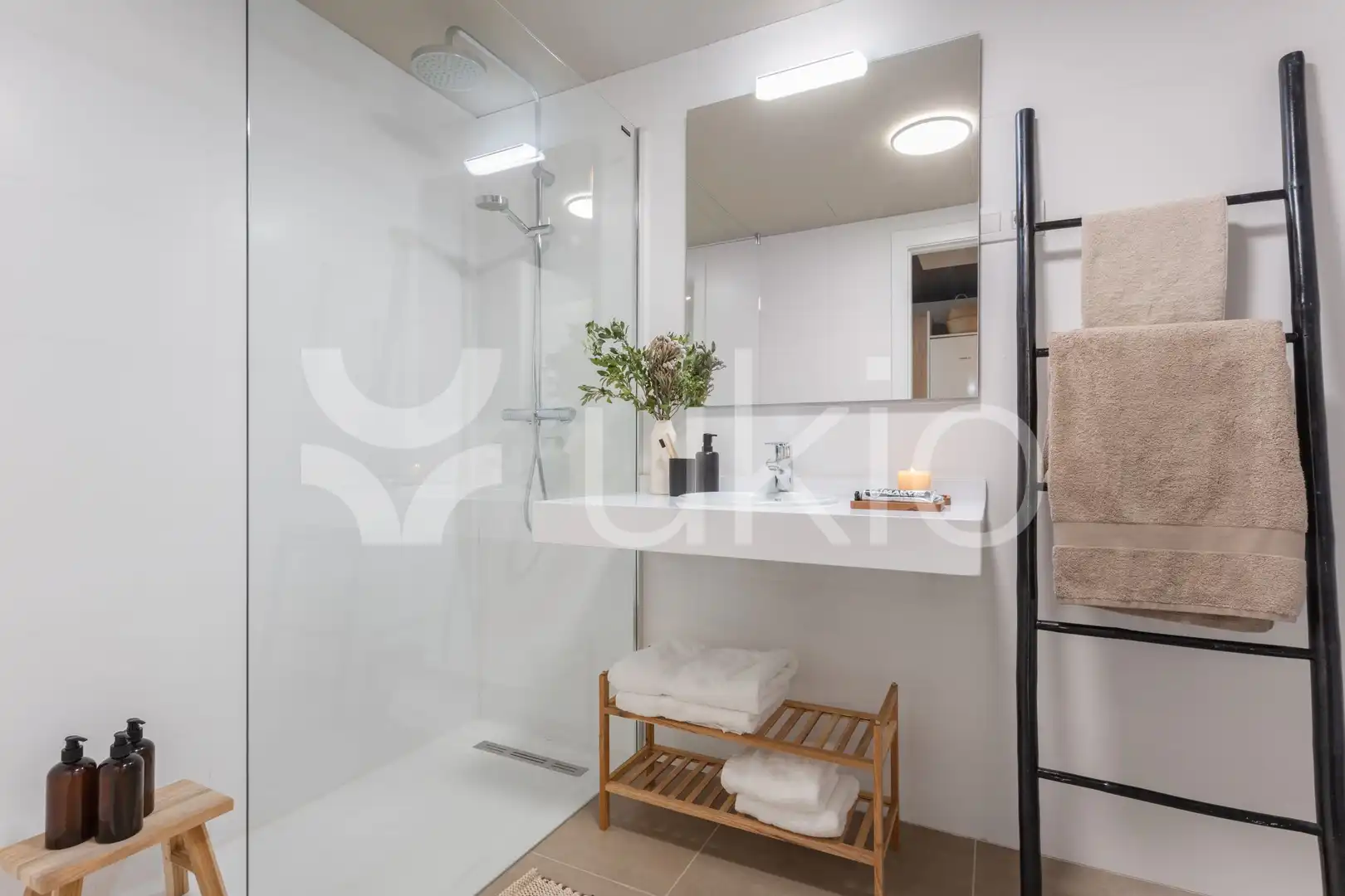 Bathroom of Apartments for rent in Madrid  with Air Conditioner, Heating and Terrace