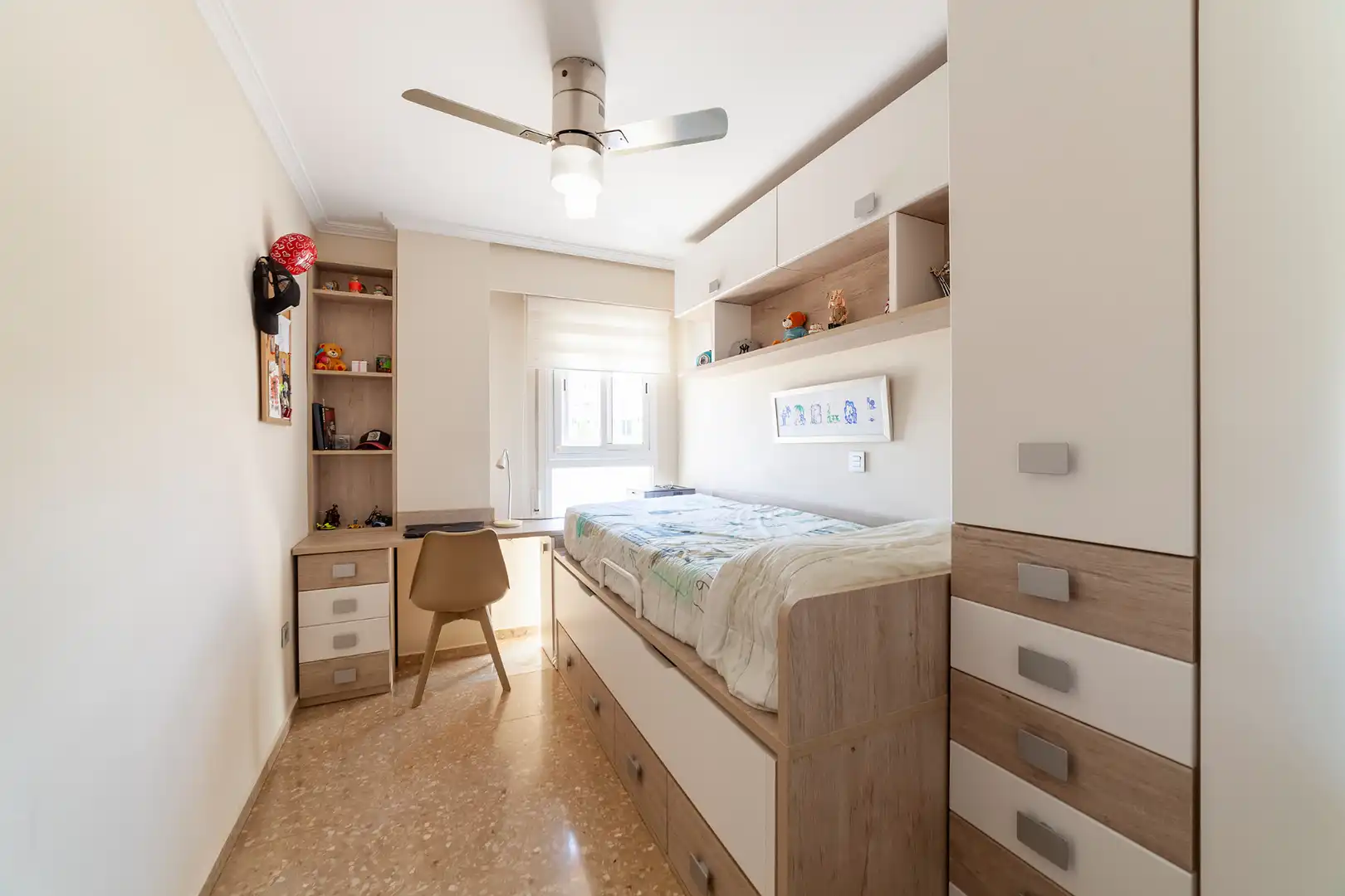 Bedroom of Flat for sale in Manises  with Air Conditioner, Heating and Oven