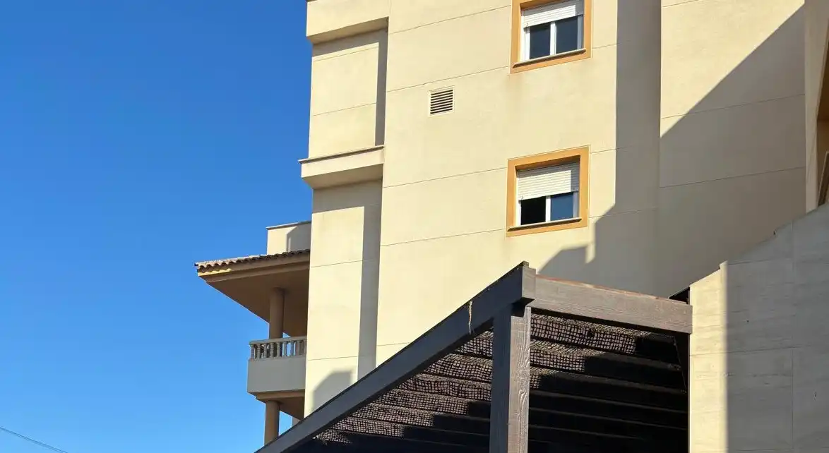 Außenansicht von Geschaftsraum zum Verkauf in Águilas mit Klimaanlage, Terrasse und Möbliert