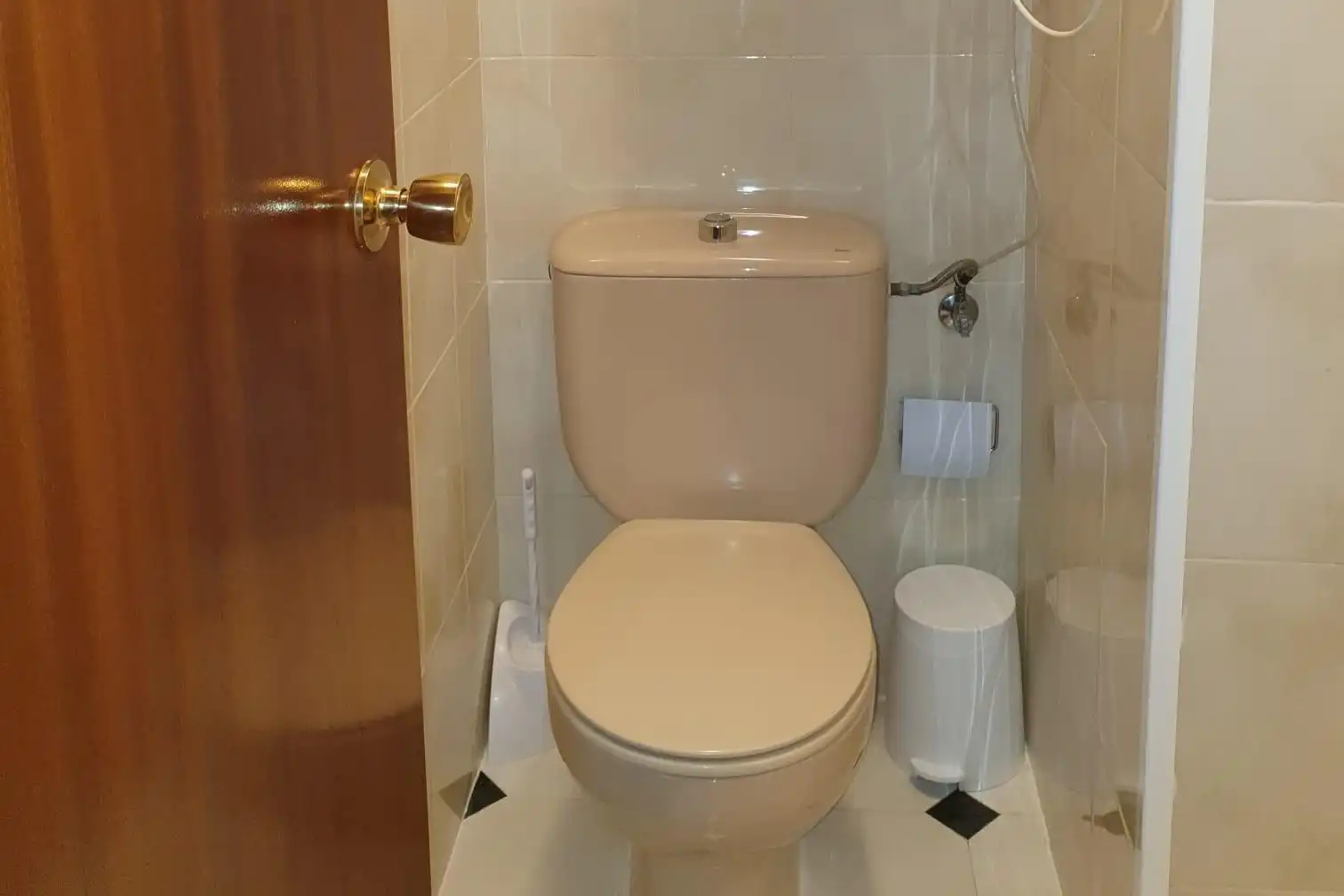 Bathroom of Flat for rent in Granada  with Heating and Furnished