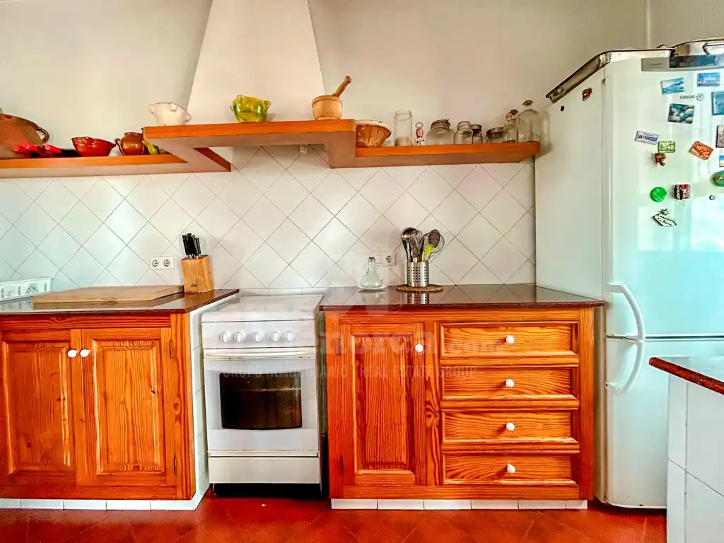 Country homes for sale in Cala Blanca