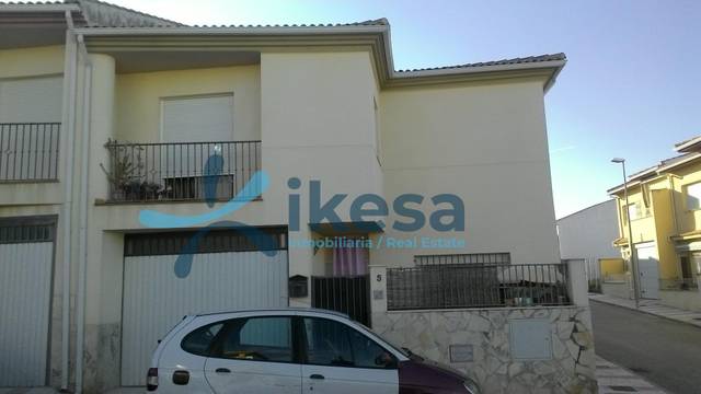 Casa adosada en Venta en Fuerte del Rey