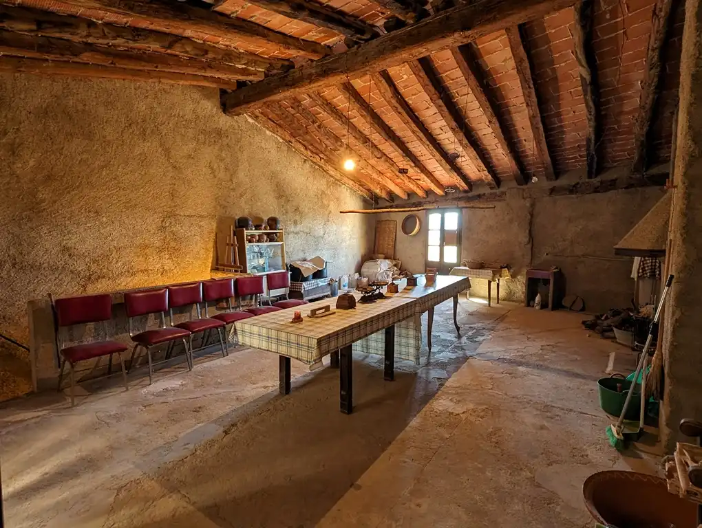 Menjador de Casa o xalet en venda en Horta de Sant Joan amb Jardí privat, Terrassa i Moblat