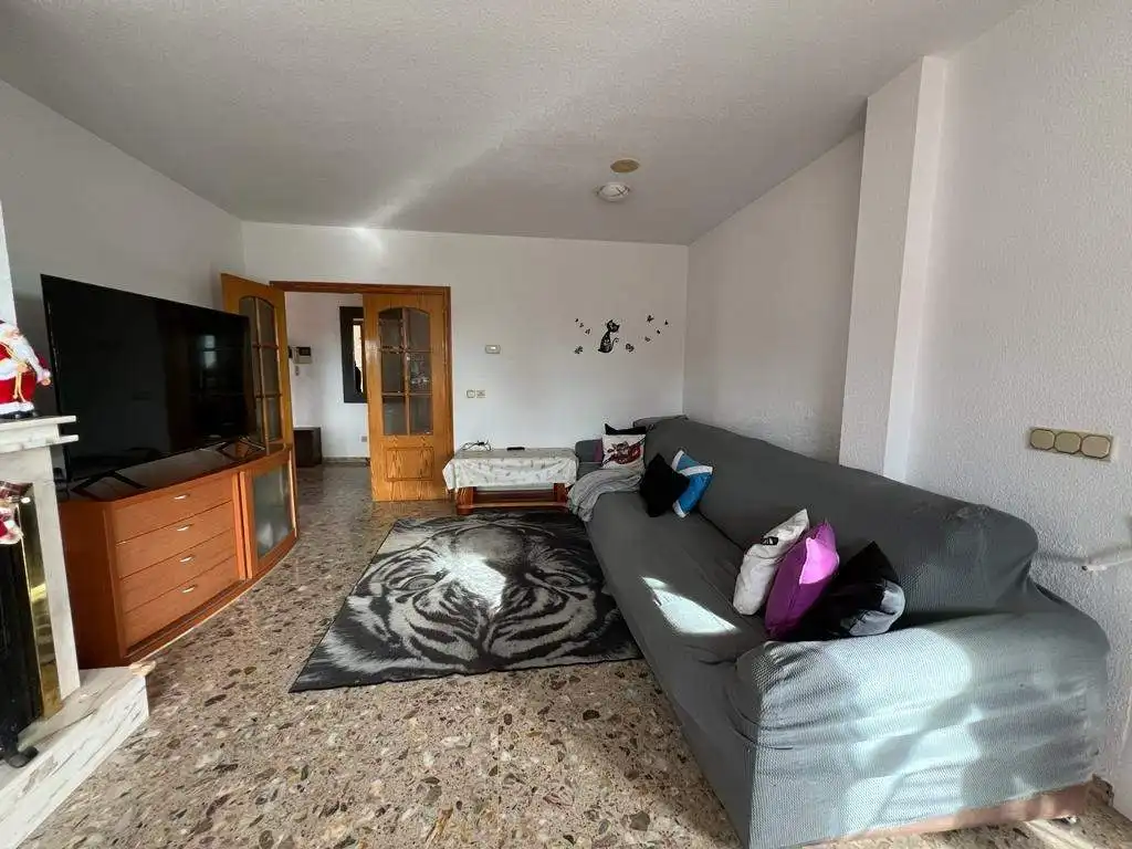 Sala d'estar de Casa o xalet en venda en Polop amb Calefacció, Jardí privat i Terrassa