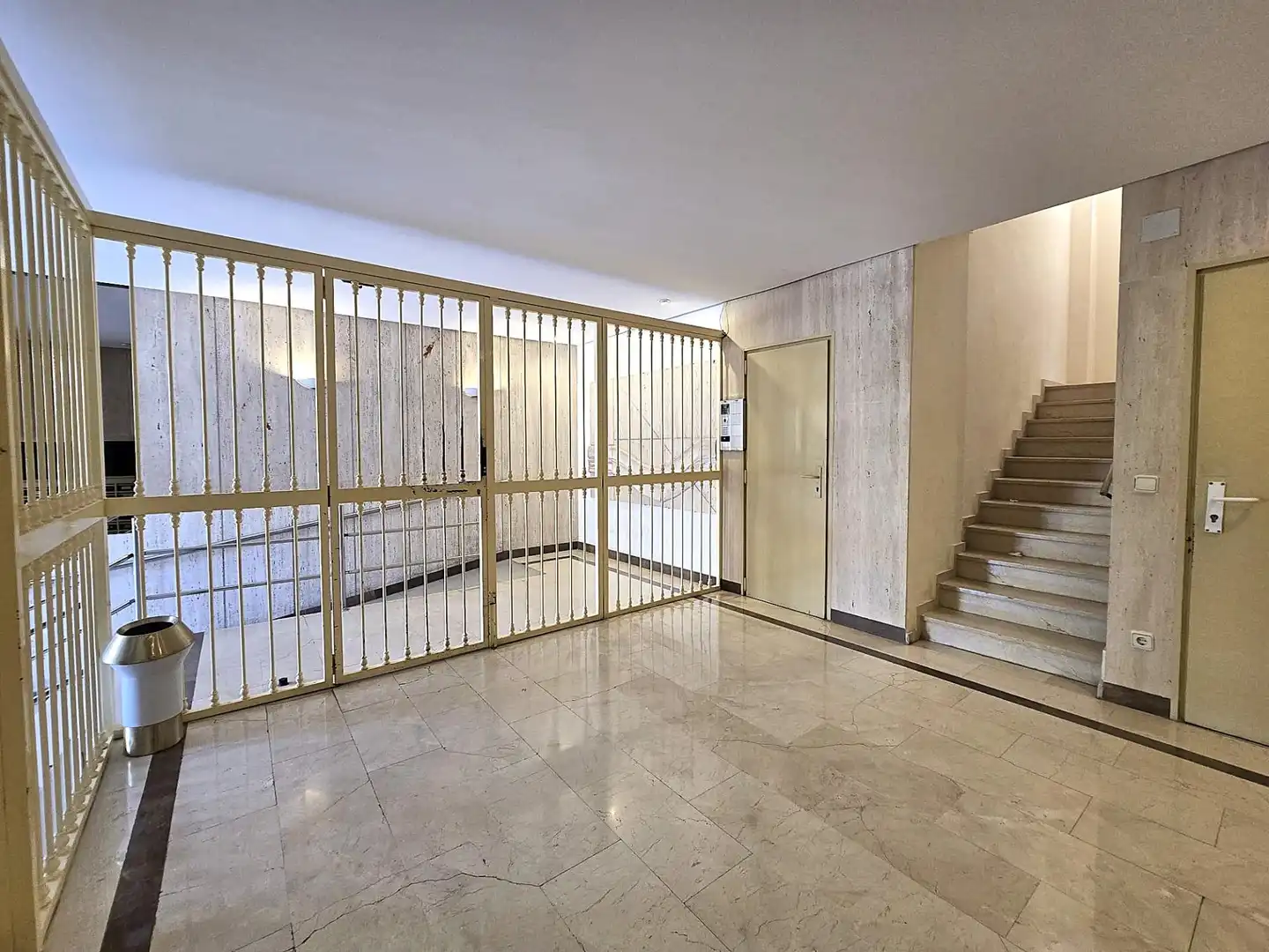 Flat for sale in Valencia  with Air Conditioner, Heating and Parquet flooring