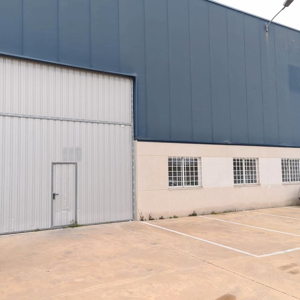 Vista exterior de Nau industrial de lloguer en Valdeavero