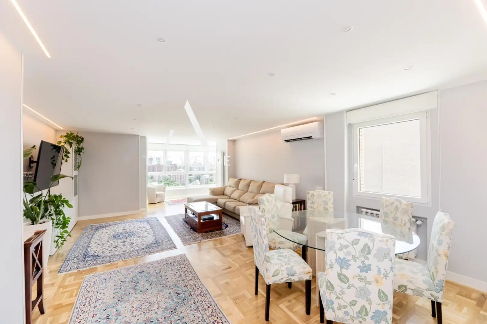 Sala de estar de Piso en venta en Madrid con Aire acondicionado, Calefacción y Jardín privado