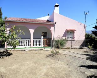 Vista exterior de Finca rústica en venda en Viñuela amb Jardí privat, Terrassa i Moblat