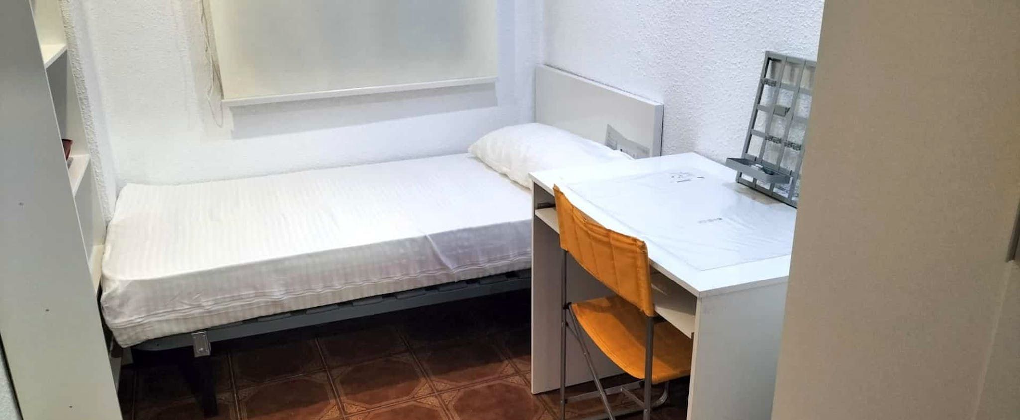 Dormitori de Pis per a compartir en  Valencia Capital amb Aire condicionat, Calefacció i Moblat