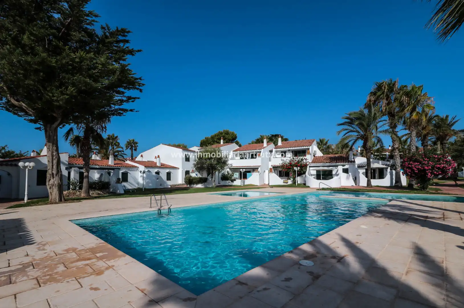 Piscina de Apartament en venda en Ciutadella de Menorca amb Aire condicionat, Terrassa i Piscina comunitària