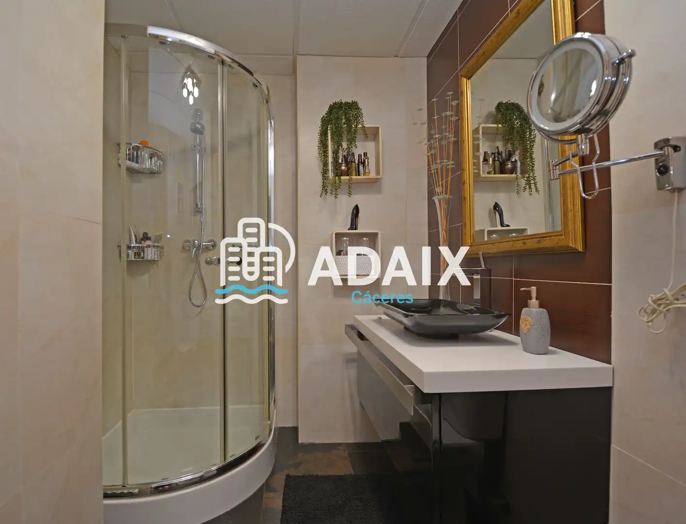 Baño de Ático en venta en Cáceres con Aire acondicionado, Calefacción y Terraza