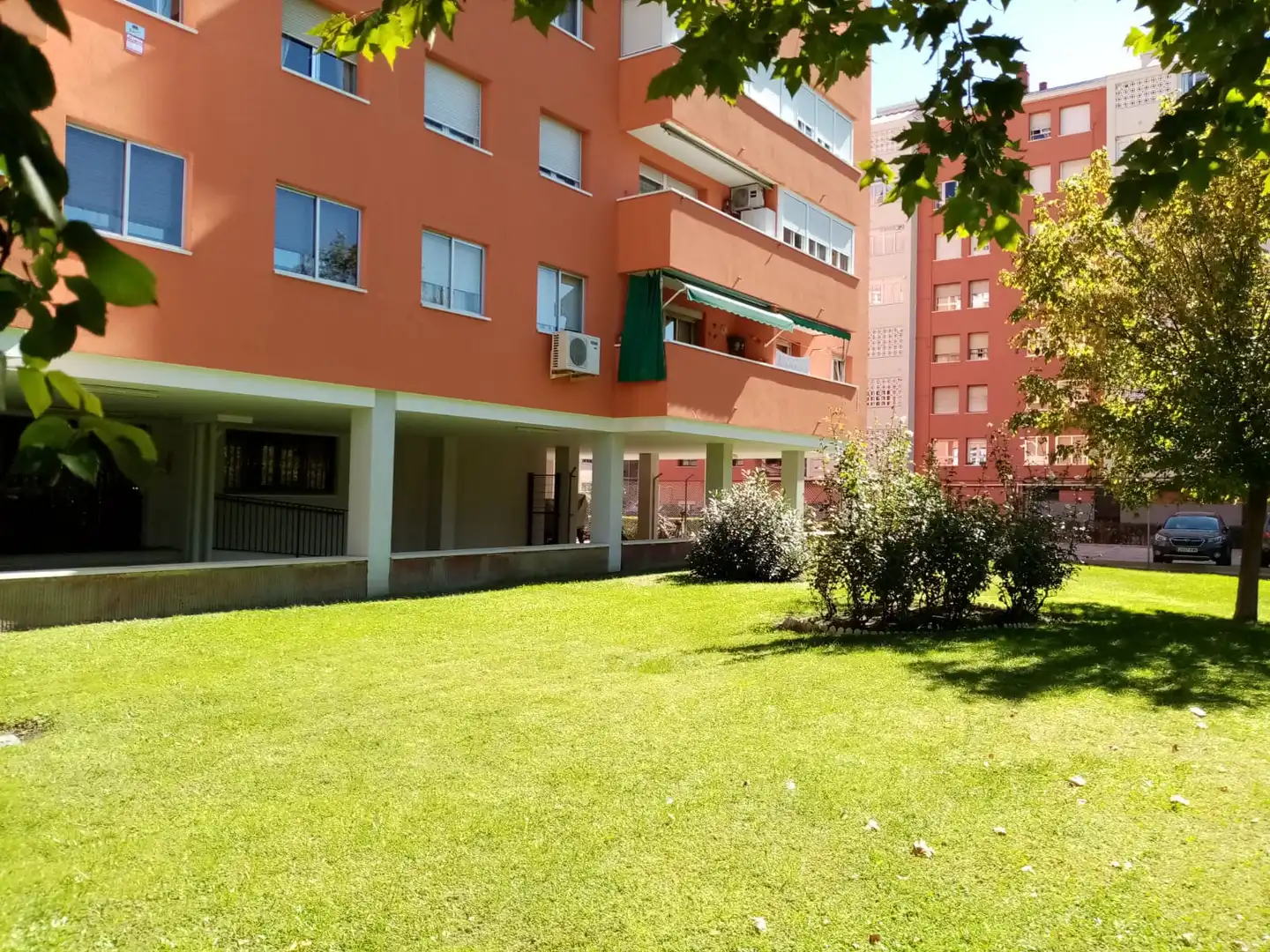 Pis amb jardí en venda a Calle de José de Cadalso, imagen 40