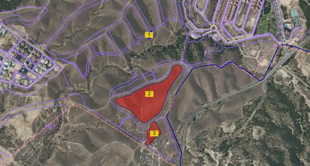 Terreny residencial en venda a SIETE FUENTES 35