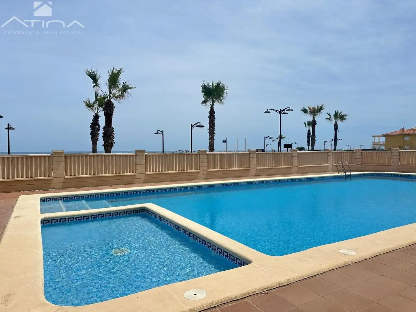 Piscina de Apartamento en venta en Guardamar de la Safor con Aire acondicionado, Jardín privado y Terraza