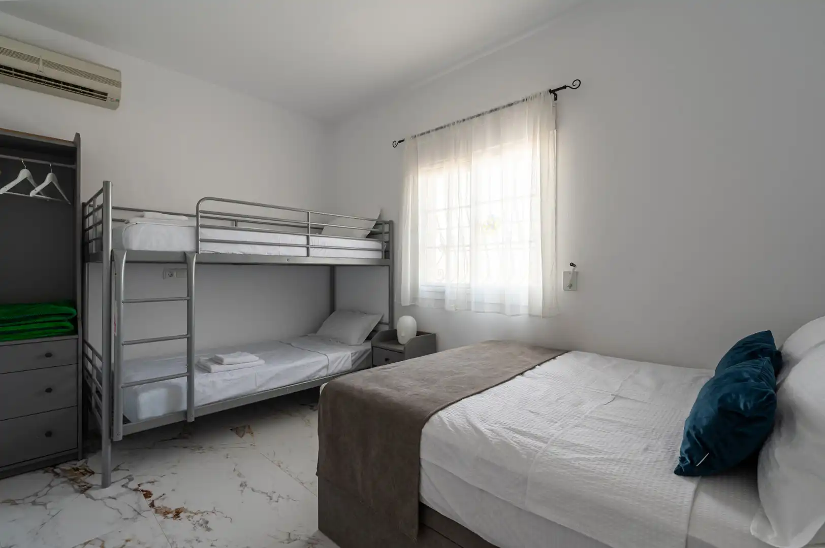Habitación de Casa o chalet en venta en Alhaurín El Grande con Aire acondicionado, Terraza y Piscina