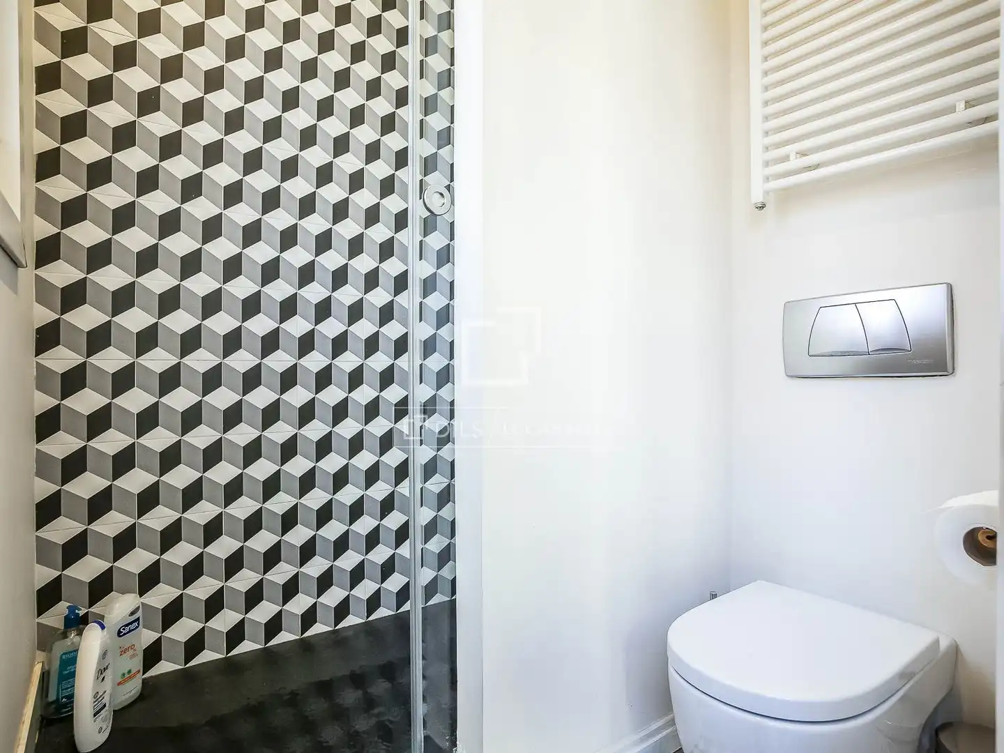 Baño de Piso en venta en Barcelona con Calefacción, Amueblado y Balcón