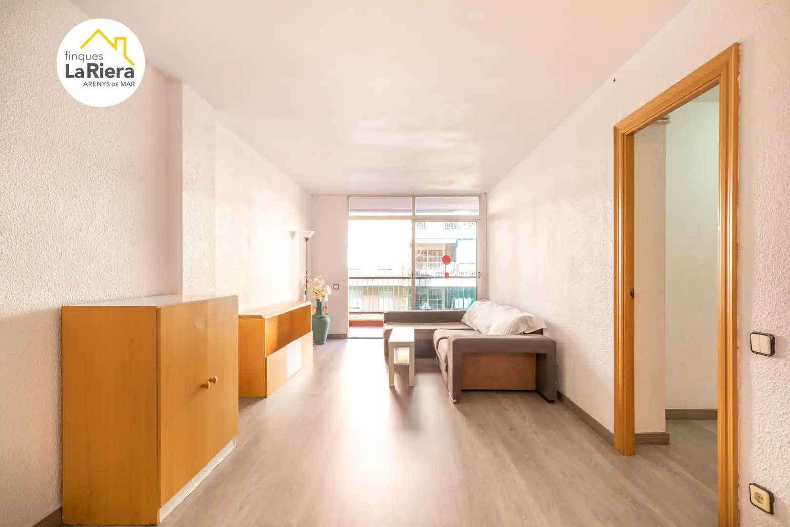 Sala de estar de Piso en venta en Arenys de Mar con Calefacción, Parquet y Balcón