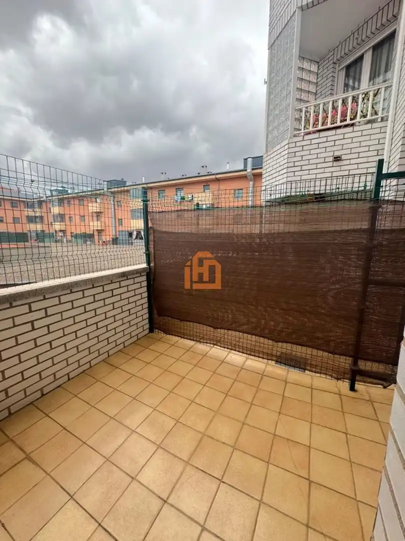 Apartament en venda a Calle Doña Urraca, Trobajo del Camino