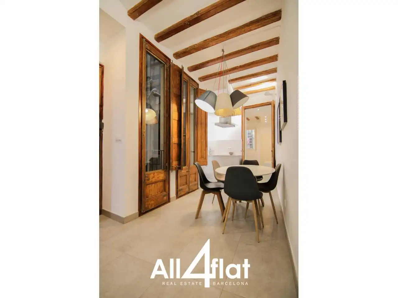 Flat with terrace for sale in Calle Nou de la Rambla, imagen 3