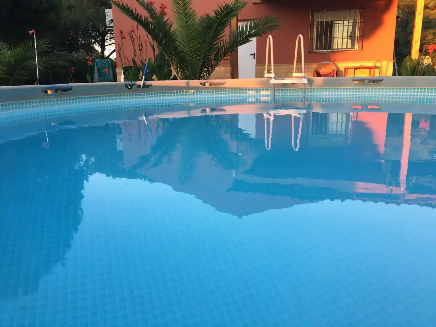 Piscina de Piso en venta en Isla Cristina con Aire acondicionado, Jardín privado y Trastero