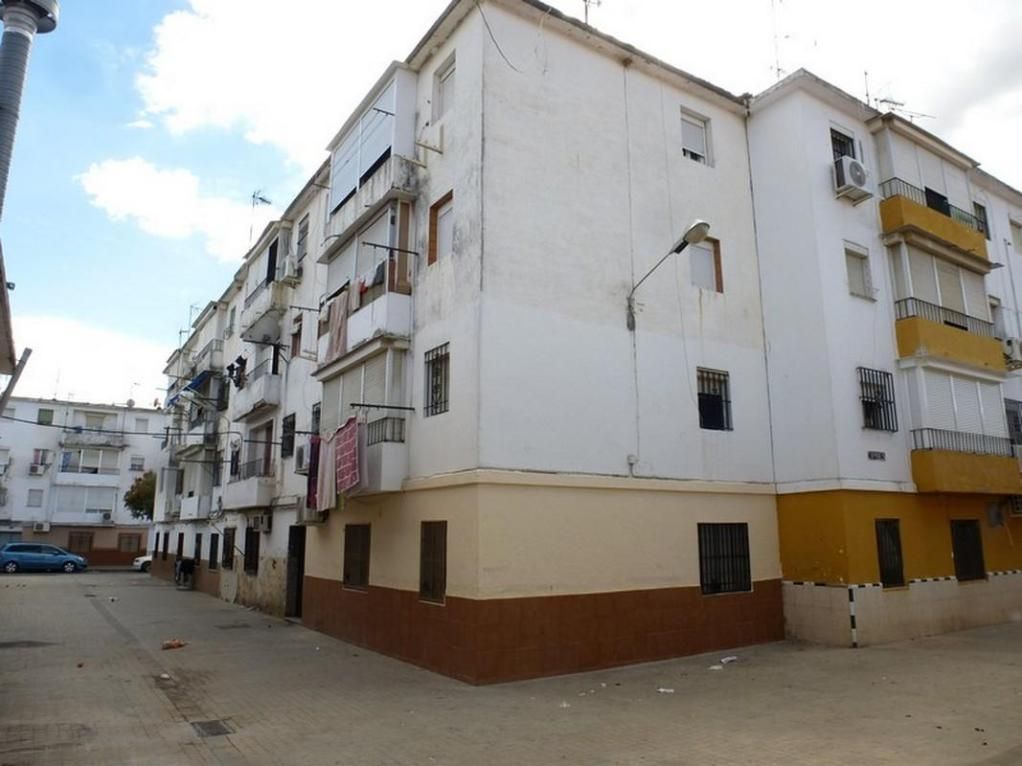 Exterior view of Flat for sale in  Sevilla Capital