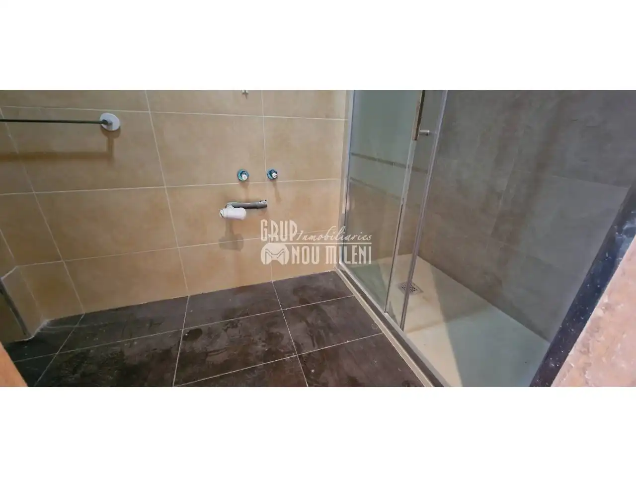 Baño de Piso en venta en Massanassa con Aire acondicionado, Calefacción y Jardín privado