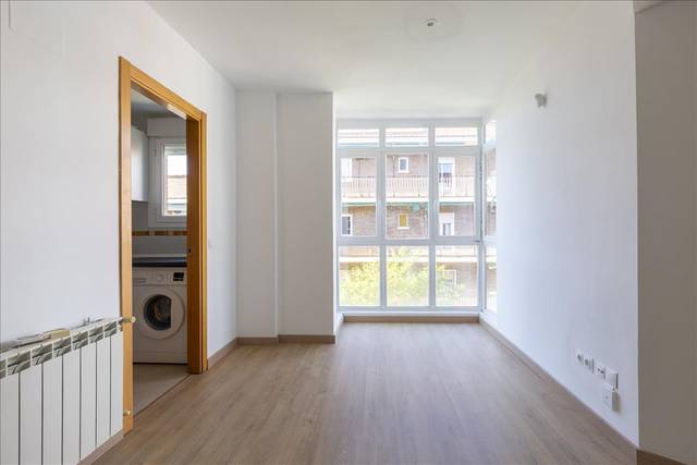 Piso en Venta en Calle del Apóstol Santiago, 38 en Ventas
