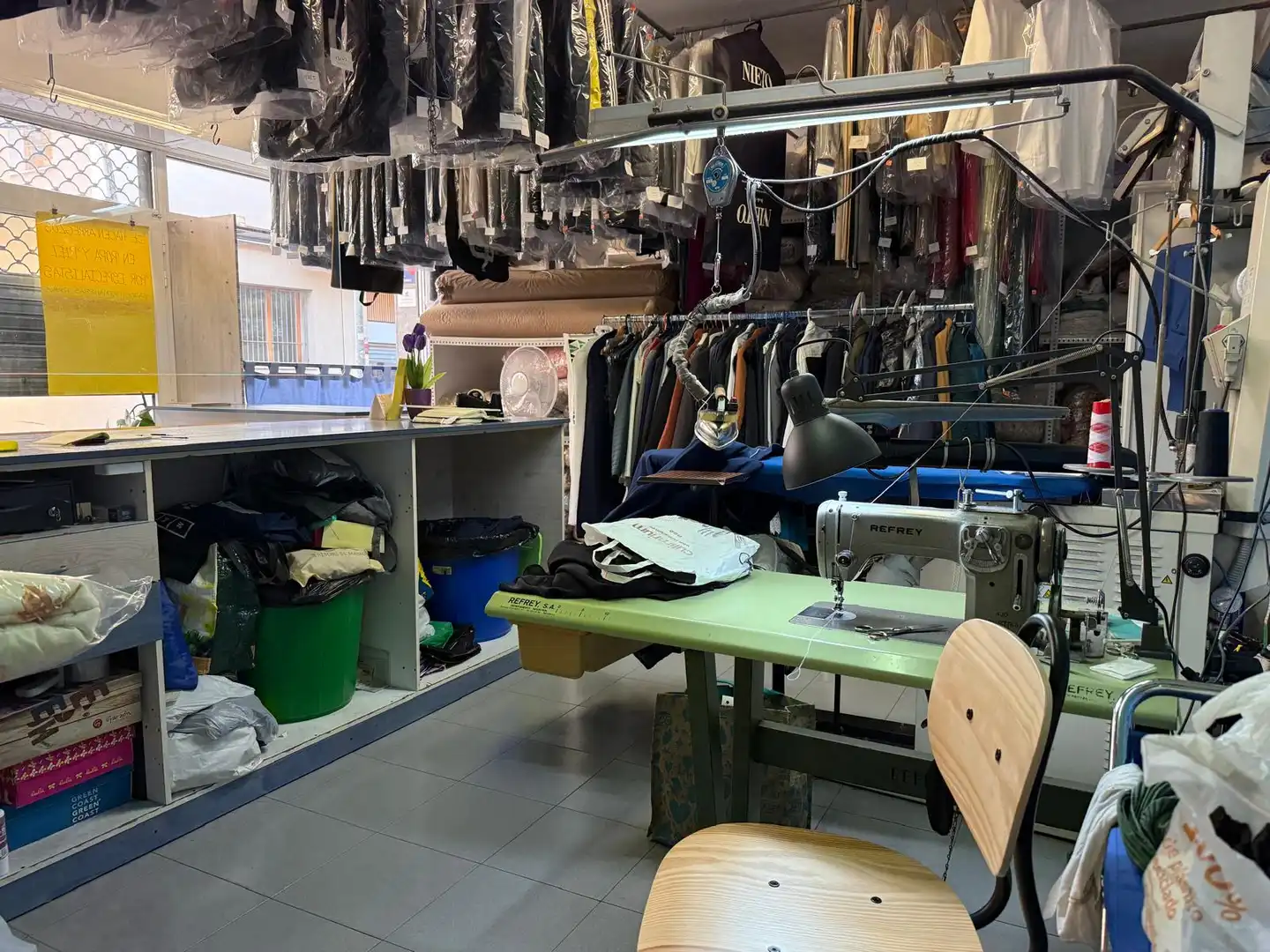 Commercial properties for sale in Santa Coloma de Gramenet  with Air Conditioner